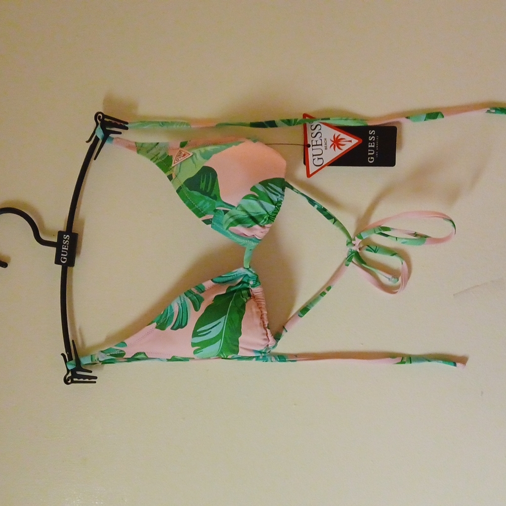 Guess  removable padded triangle top